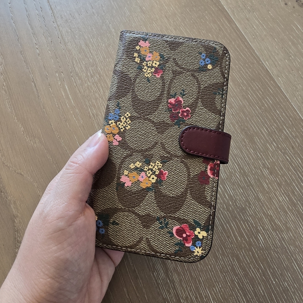 COACH Folio case in Signature Canvas with Wildflower Print for iPhone 13 pro